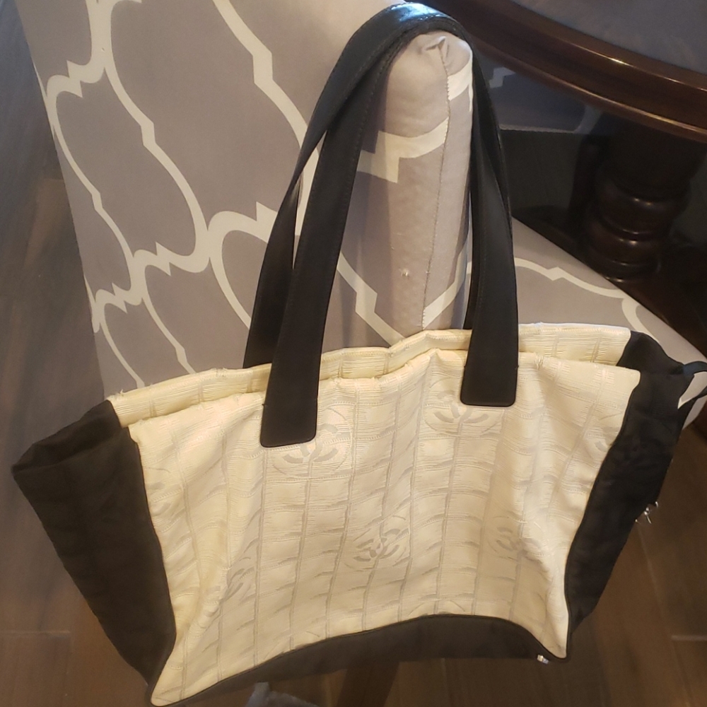 Chanel tote bag